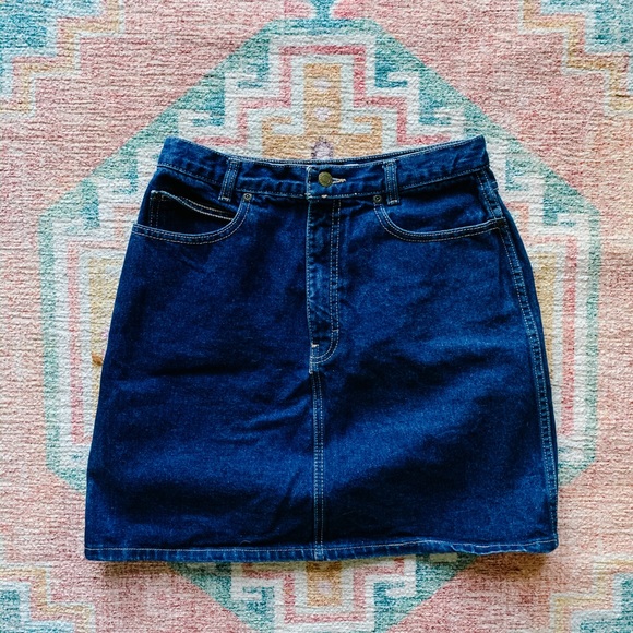Vintage Calvin Klein denim skirt - Picture 2 of 5